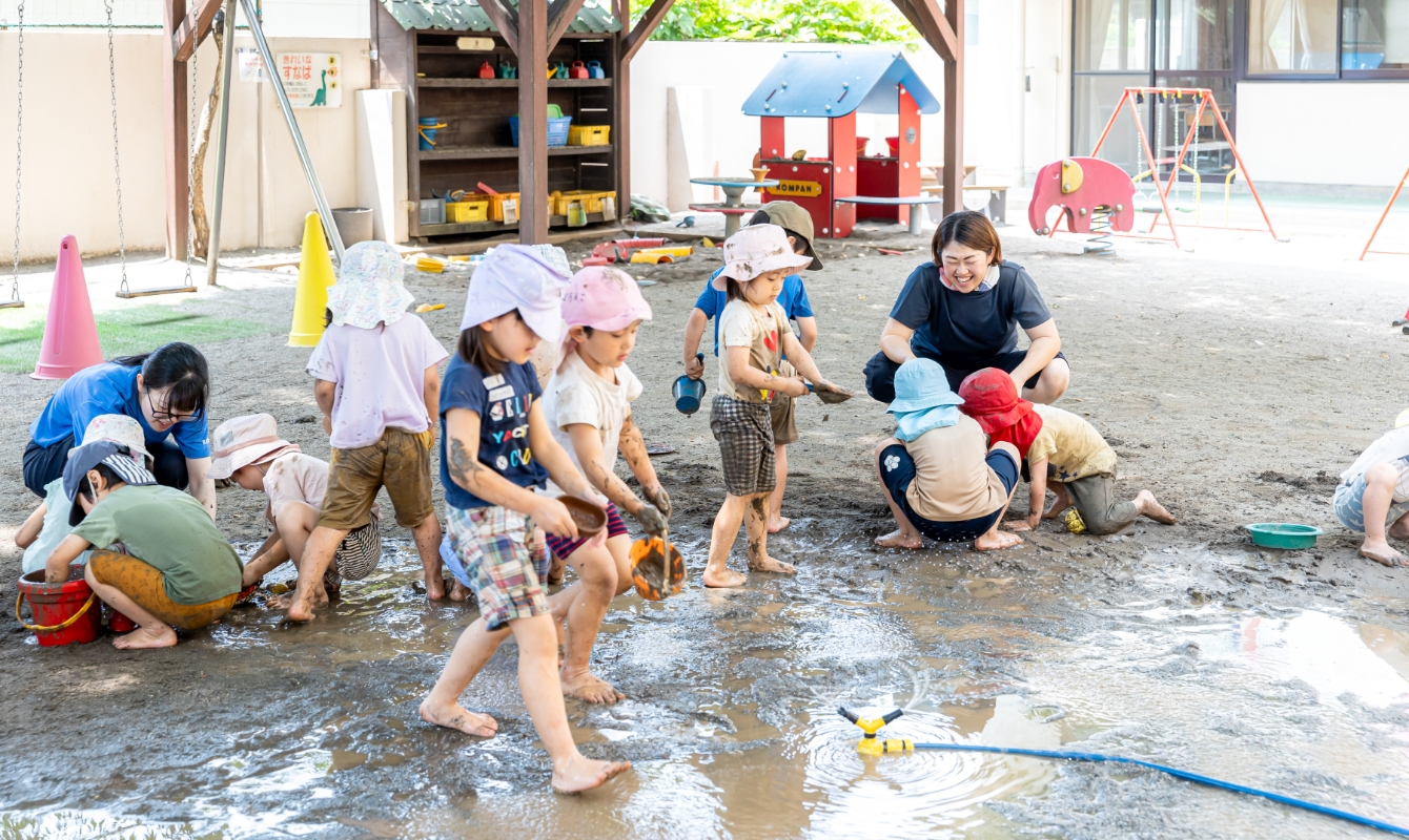 どろんこ遊びの写真