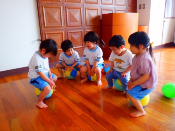 【ひまわり組】ボール遊び