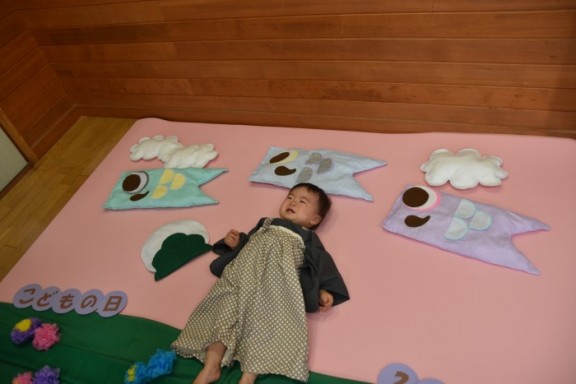 寝相アート！こいのぼりver