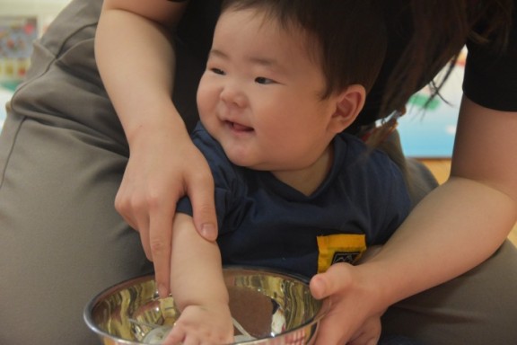 感触遊び～春雨～
