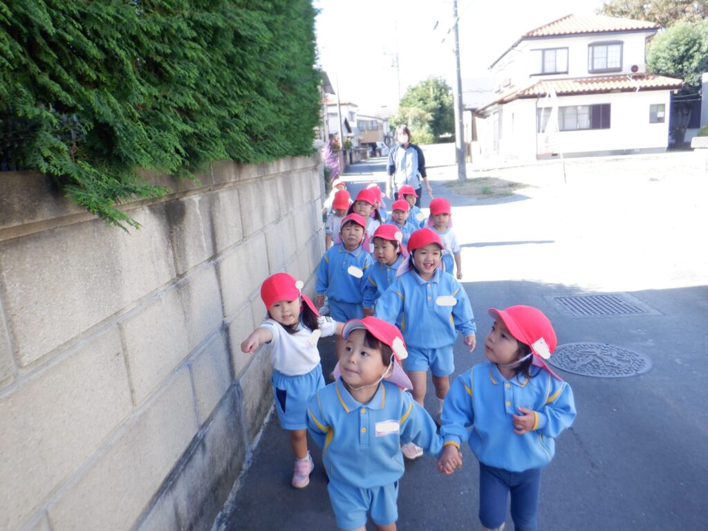 すみれ組　お散歩