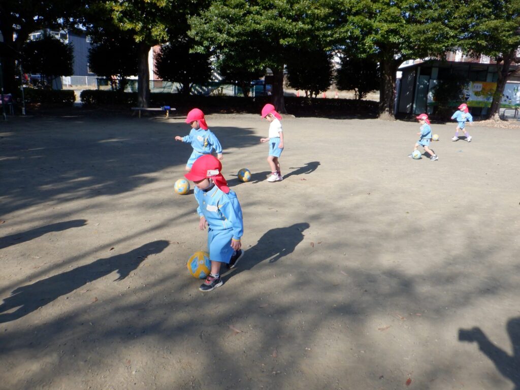 すみれ組　サッカー指導