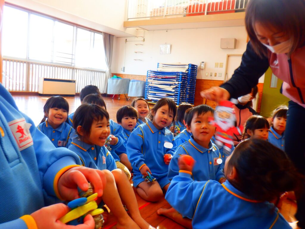 【ひまわり組】リトミック・年末大掃除