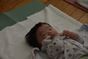 ベビーマッサージ